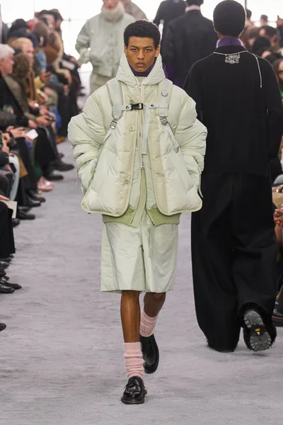 Look 48